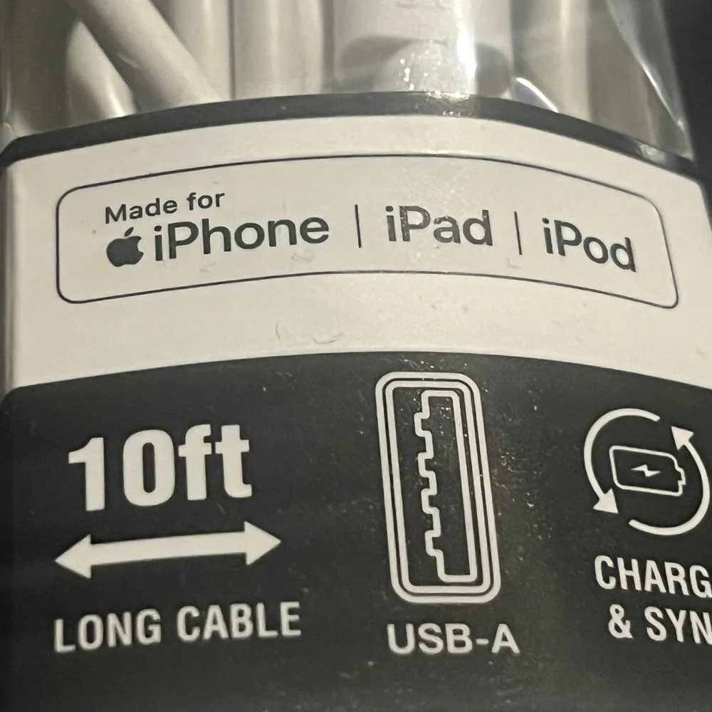 Wireless Gear 10’ Lightning Cable with Car Charger For IPhone White New